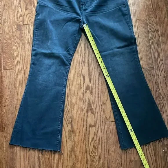 Current/Elliott The High Waist Edgebrook Kick Jean Raw Hem Faded Black Sz 32 - Picture 4 of 11